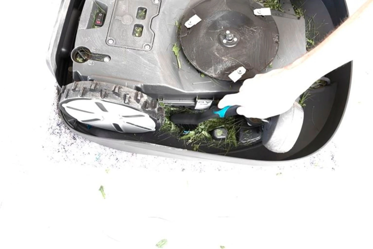 Gardena Wartungs- Und Reinigungs-Set Für Mähroboter – Bild 6